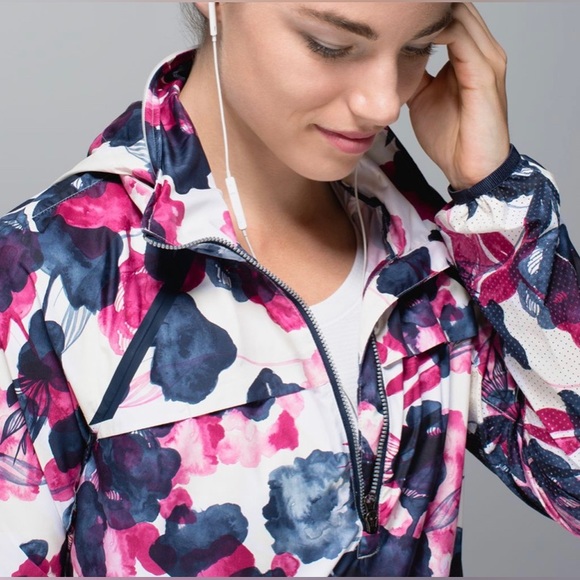 ⭐️ Host Pick ⭐️Lululemon Miss Misty Pullover - Picture 14 of 16